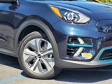 Used 2022 Kia Niro EX image 3