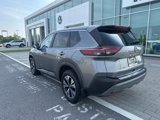 Used 2023 Nissan Rogue SV image 2