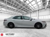 Used 2022 Toyota Camry SE image 2