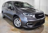 Used 2023 Chrysler Pacifica Touring-L image 3