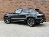 Used 2024 Porsche Macan image 3