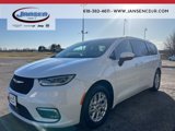 Used 2023 Chrysler Pacifica Touring-L image 3