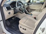 Used 2019 Volkswagen Atlas SE w/ Panoramic Sunroof Package image 2