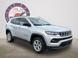 New 2025 Jeep Compass Latitude image 2