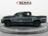Used 2015 Toyota Tacoma 4x4 Double Cab image 2