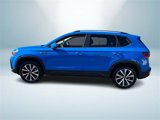 Certified 2022 Volkswagen Taos SE w/ Panoramic Sunroof Package image 3