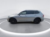 Used 2022 Volkswagen Tiguan SE R-Line image 5