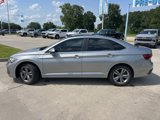Used 2024 Volkswagen Jetta SE image 3