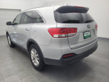 Used 2017 Kia Sorento LX w/ LX Convenience Package image 5