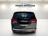 Used 2017 Chrysler Pacifica Touring image 4