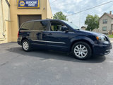 Used 2015 Chrysler Town & Country Touring image 5