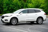 Used 2018 Buick Enclave Essence image 2