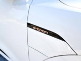 Used 2019 Audi e-tron Prestige w/ Prestige Package image 2