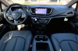 New 2025 Chrysler Pacifica Select image 5