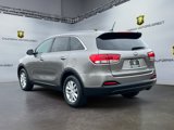Used 2017 Kia Sorento LX image 3