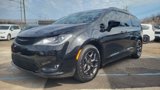 Used 2018 Chrysler Pacifica Touring-L w/ S Appearance Package image 5