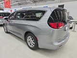 Used 2017 Chrysler Pacifica Touring image 4