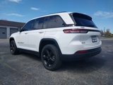 Used 2023 Jeep Grand Cherokee Limited w/ Black Appearance Package image 5