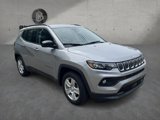 Used 2022 Jeep Compass Latitude image 3