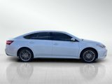 Used 2017 Toyota Avalon Limited image 4