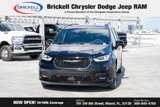 Used 2025 Chrysler Pacifica Premium image 2