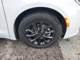 New 2025 Chrysler Pacifica Select image 5