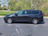 Used 2020 Chrysler Pacifica Touring image 5