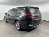 Used 2023 Chrysler Pacifica Touring-L image 5