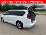 Used 2022 Chrysler Pacifica Touring-L image 4