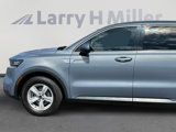 Used 2023 Kia Sorento LX image 4