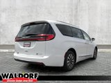 Used 2021 Chrysler Pacifica Limited w/ Uconnect Theater Family Group image 2