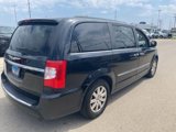 Used 2016 Chrysler Town & Country Touring w/ Driver Convenience Group image 4