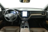 Used 2022 Volvo XC60 B5 Momentum image 3