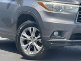 Used 2015 Toyota Highlander XLE image 2