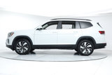 Used 2024 Volkswagen Atlas SE image 2