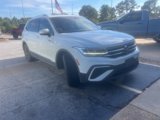 Used 2022 Volkswagen Tiguan SE w/ Panoramic Sunroof Package image 2