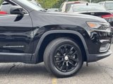 Used 2020 Jeep Cherokee Latitude Plus w/ Cold Weather Group image 6