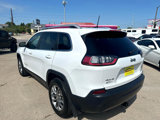 Used 2019 Jeep Cherokee Latitude Plus w/ Cold Weather Group image 5