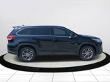 Used 2019 Toyota Highlander XLE image 2
