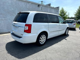 Used 2016 Chrysler Town & Country Touring image 3