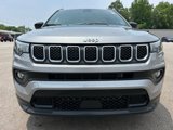 Used 2024 Jeep Compass Latitude image 2