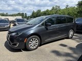 Used 2019 Chrysler Pacifica Touring-L image 3