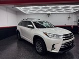 Used 2017 Toyota Highlander XLE image 3