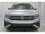 Used 2022 Volkswagen Tiguan SE image 3