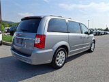Used 2016 Chrysler Town & Country Touring image 6