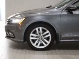 Used 2017 Volkswagen Passat 1.8T SEL Premium image 4