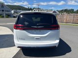 Used 2022 Chrysler Pacifica Touring-L image 6