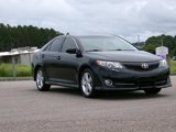 Used 2014 Toyota Camry SE image 2