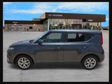 Used 2022 Kia Soul LX w/ Technology Package image 3