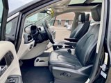 Used 2017 Chrysler Pacifica Limited image 2